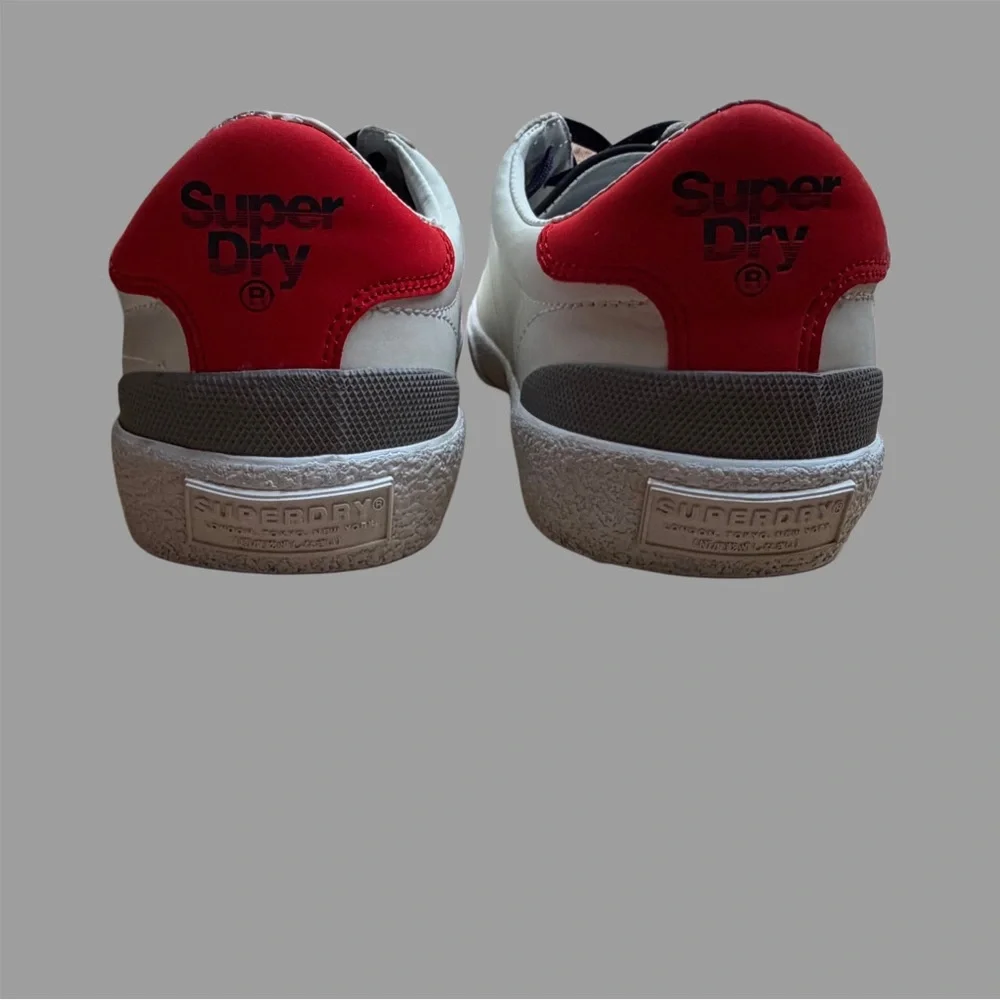 Superdry Vintage Court Trainers in White and‎ Navy